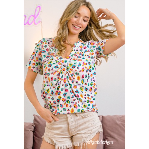 LAST! V Neck Shirred Front Multi Color Leopard Print Top! - Picture 10 of 14